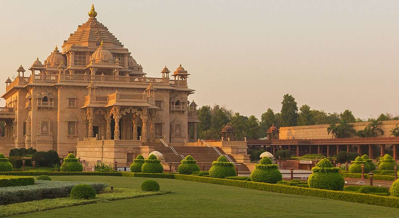 Private Old Delhi tour with Akshardham Temple sightseeing in Delhi
