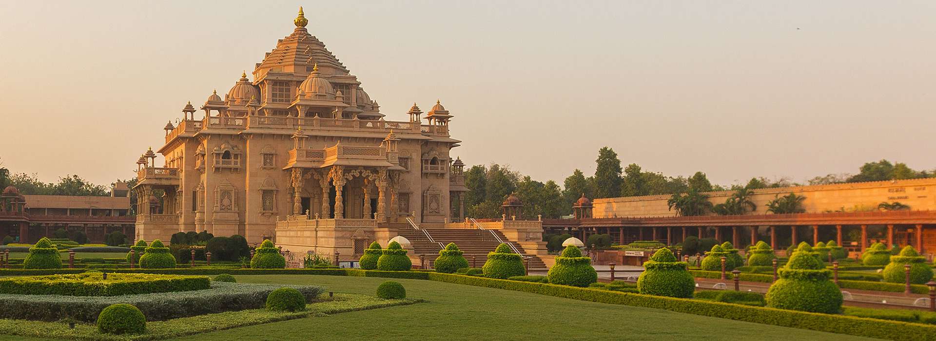 Private Old Delhi tour with Akshardham temple