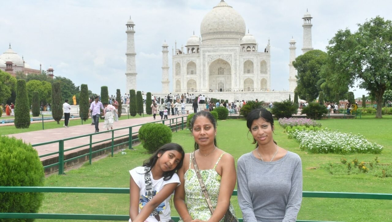 Taj Mahal overnight tour with private cab & hotel
