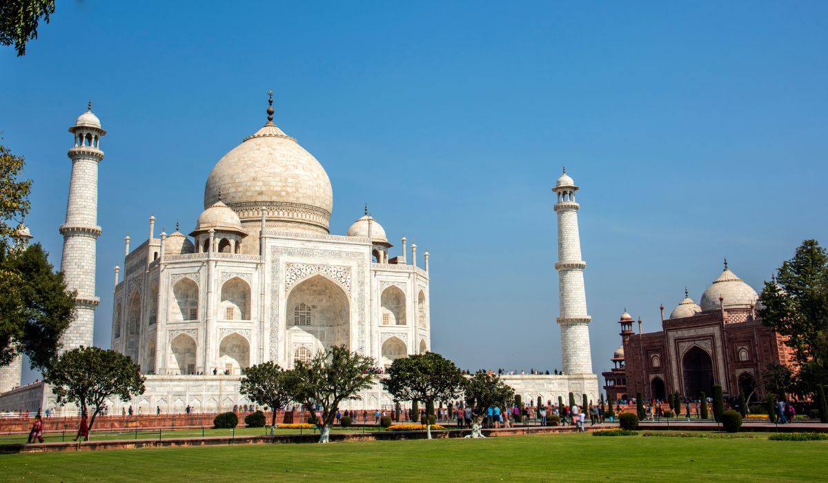 Taj Mahal Timings: Complete Local Guide to Opening Hours, Entry Times & Visitor Tips