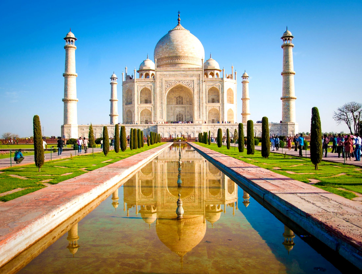 Taj Mahal Luxury Tour Guide (2026): Sunrise Visits, Private Chauffeurs & Mughal Heritage